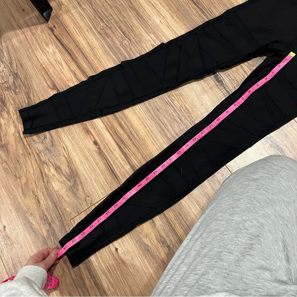 Lululemon Wunder Under Pant Legging Tech Mesh 28"
Black - Picture 7 of 9